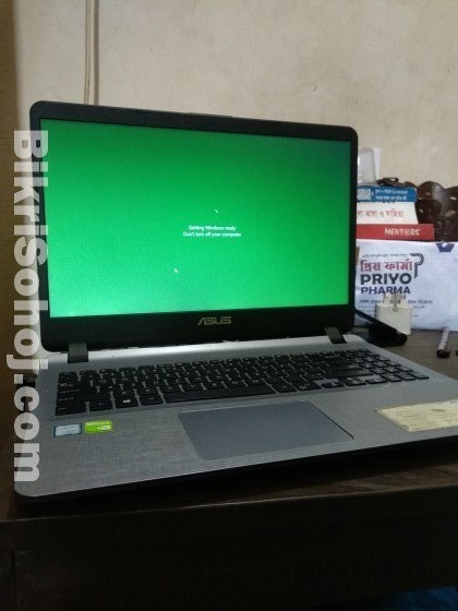 Asus laptop Core i5 7th-gen.